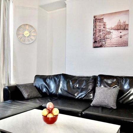 Come On In Villa Pontypridd ภายนอก รูปภาพ